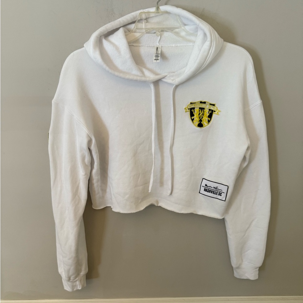 NASHVILLE SC X BRIAN WOODEN Crop White WOMEN'S HOODIE. S
